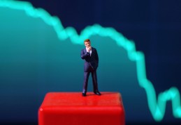 [北化股份今天涨吗多少]4.62万股东懵了！开盘还涨停，5天涨49%的北化股份以闪崩打跌停，什么情况？总经理刚辞职