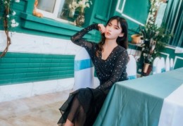 [美景裙拍照姿势女]女生拍照怎样才好看？选景、构图、姿势、光线，缺一不可
