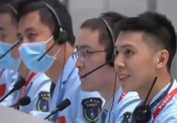 [小伙坚持要和妻子甜蜜一起]28岁河南小伙，因神十三着陆再次走红，与妻子的甜蜜恋情随之曝光｜高健｜着陆｜妻子